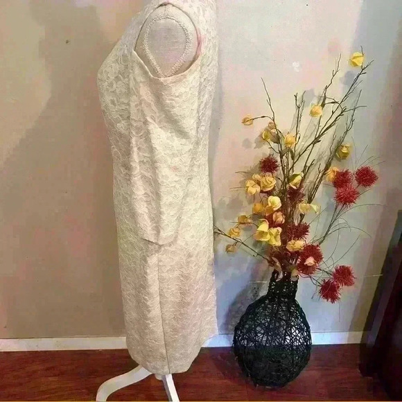 New Eliza J | Cold Shoulder Dress Lace Ivory peach lining Size 10 Wedding Formal - Picture 2 of 16